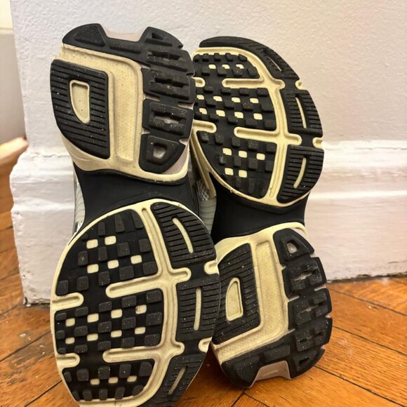 Women's Nike V2K Run (W 6) - Picture 3 of 3